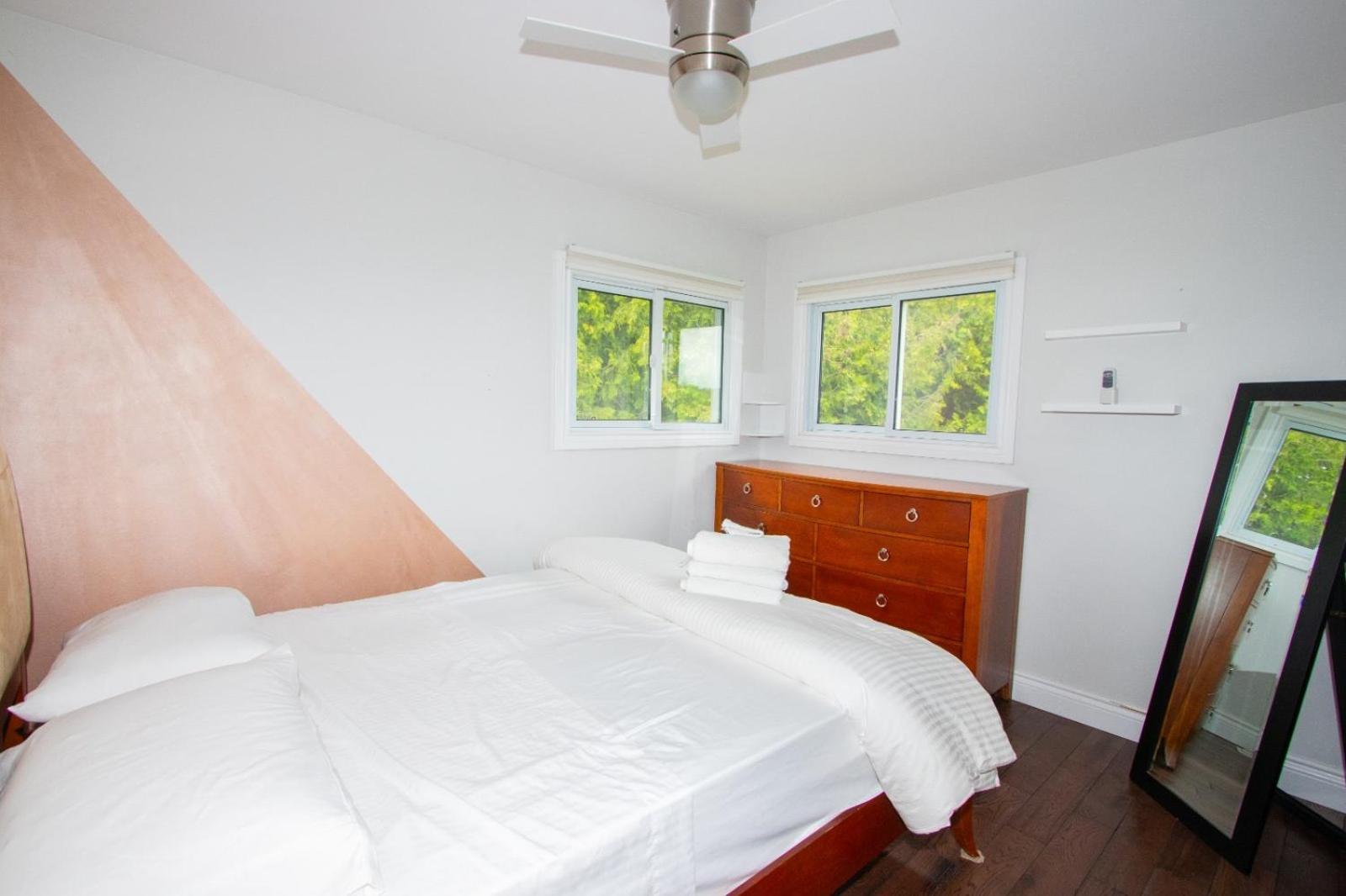 Deer Run Cottage- Golf Course Cottage Kawartha Lakes Exterior foto