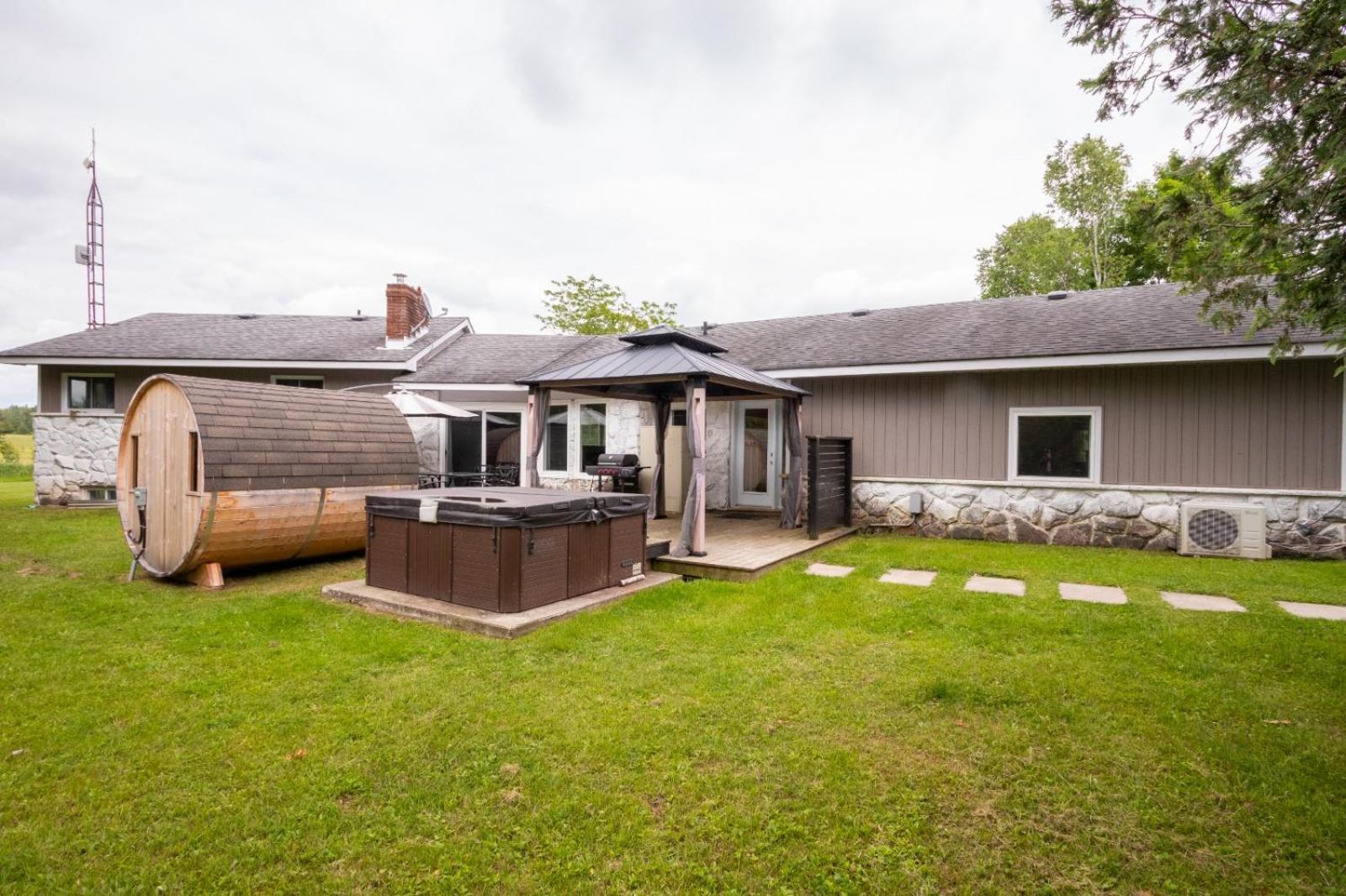 Deer Run Cottage- Golf Course Cottage Kawartha Lakes Exterior foto