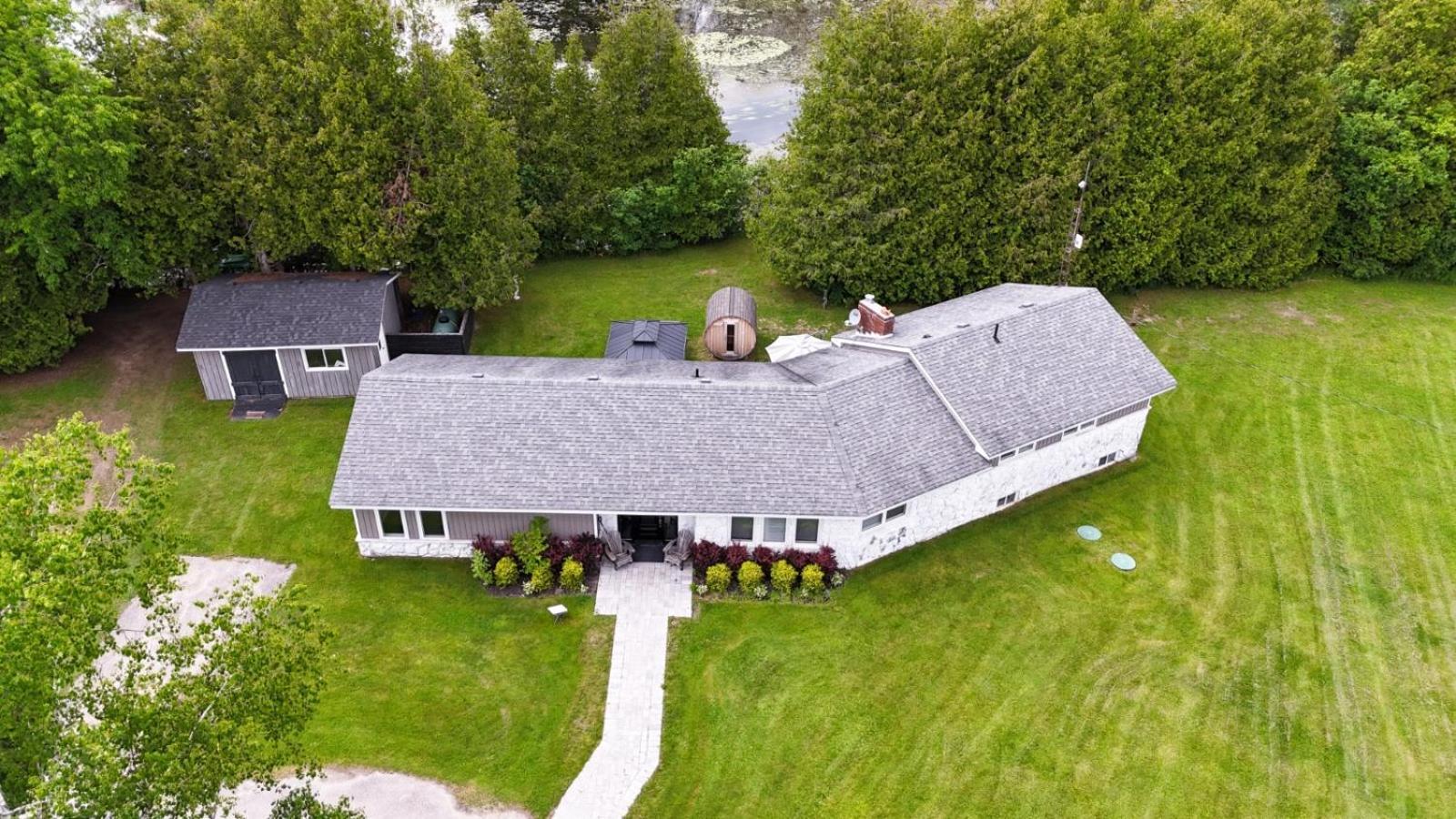 Deer Run Cottage- Golf Course Cottage Kawartha Lakes Exterior foto